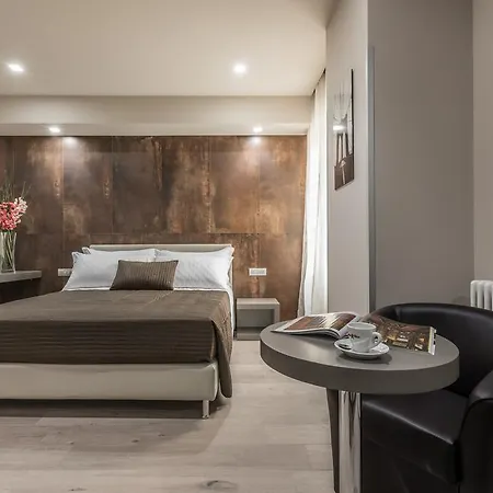 Cavour Luxury בית הארחה 2*
